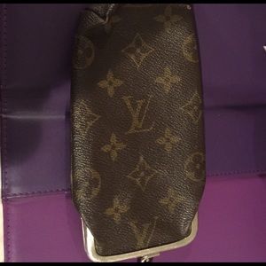 Rare vintage Louis Vuitton double eyeglass holder!